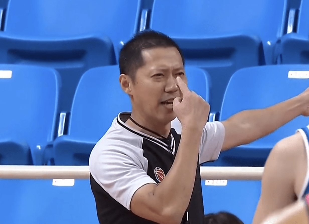 毕尔巴鄂竞技训练开放日，转会期外线爆发引欢呼，CBA季后赛在即，资深球员宣示担当